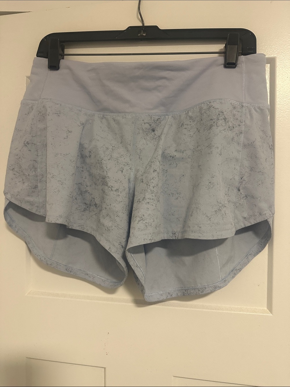 Lululemon Speedup mid Rise 4 inch inseam shorts blue dusted color